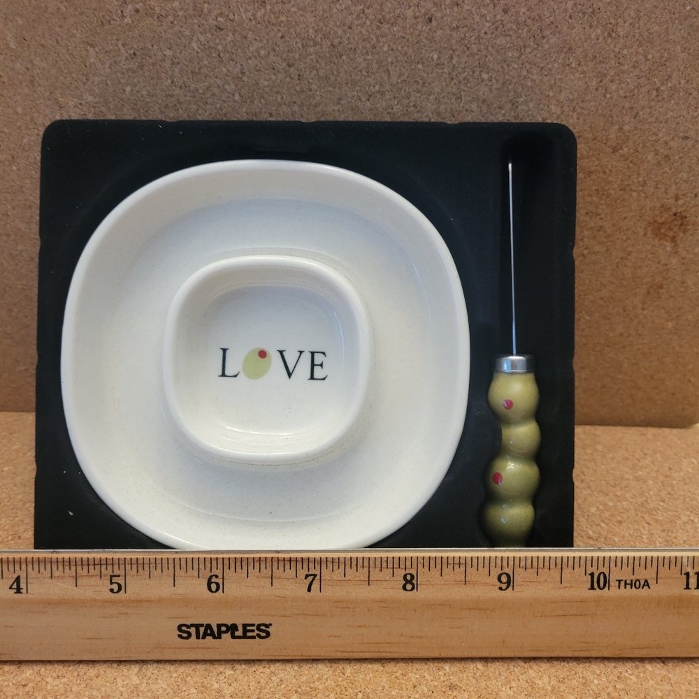 NIB "Olive You" Cerami. Olive Dish & Spreader